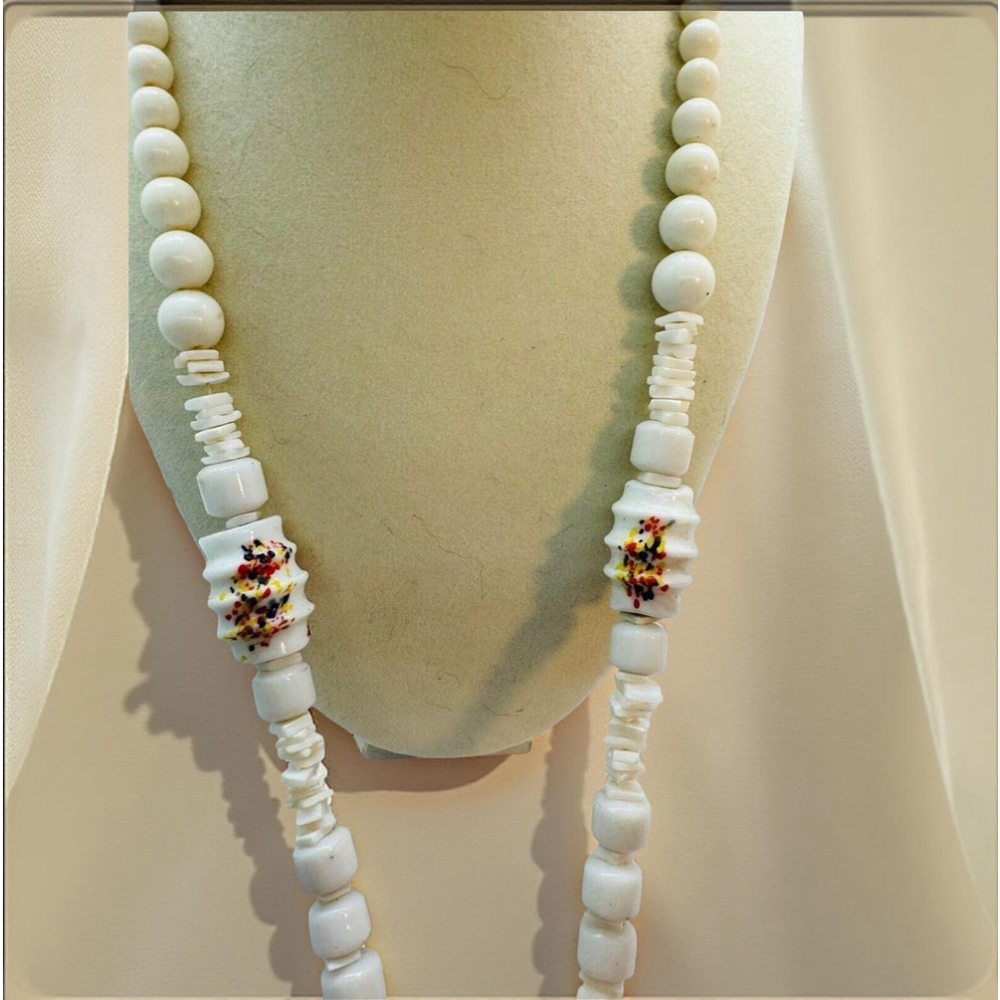Vintage Milk Glass Beaded Necklace Mid Century - Picture 2 of 4